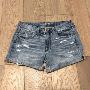 American Eagle boy midi Jean Shorts 6 Distressed